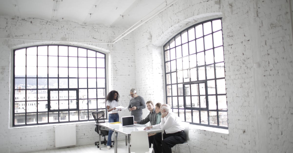 拉菲2利用独特的品牌定位进行口碑营销