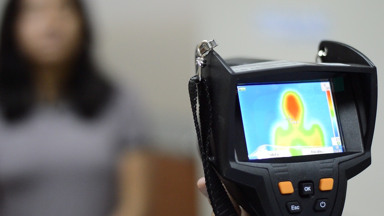 三五互联实名账号：流量卡的销售价格和展示方式需要注意什么？