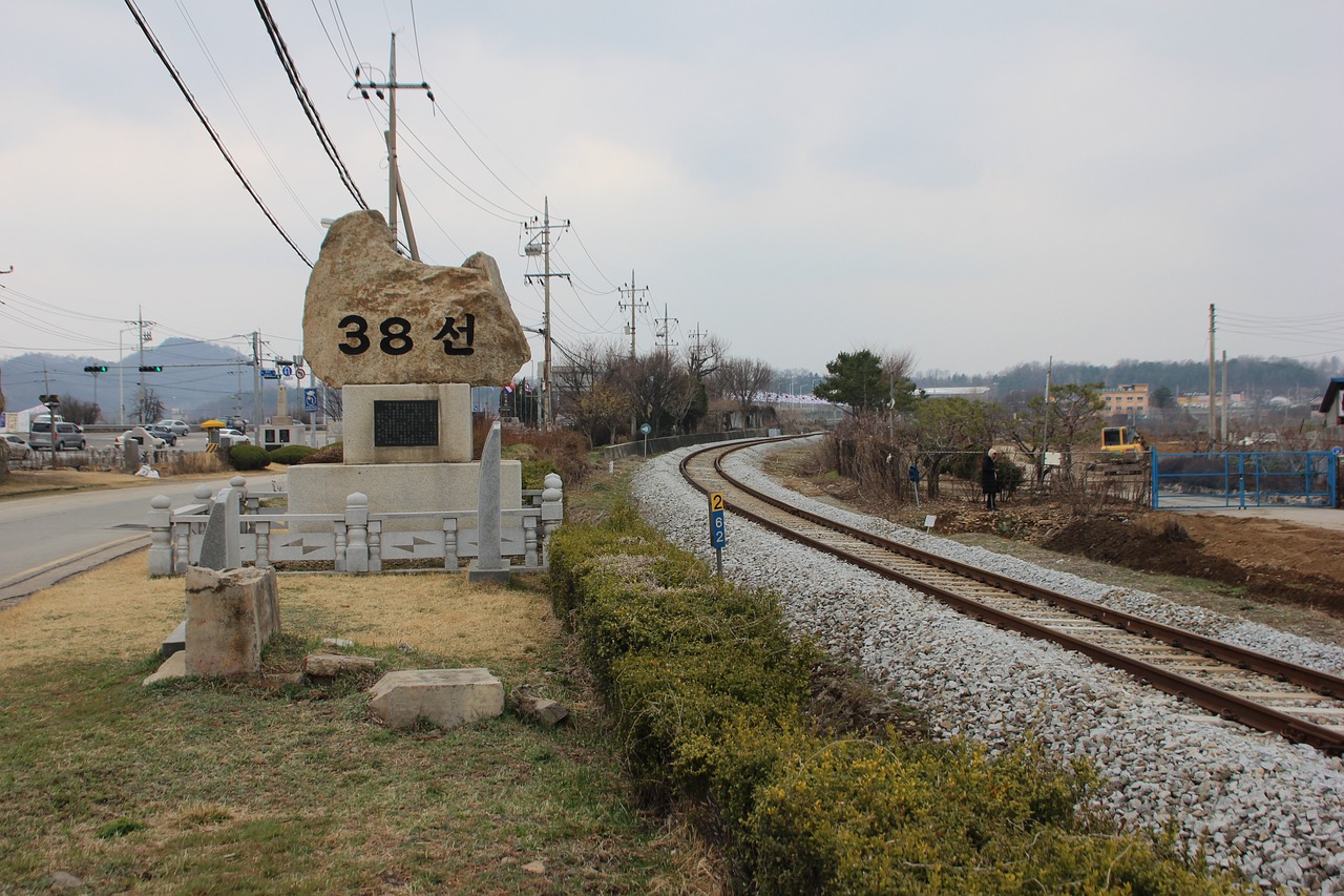 西部数码实名账号：要求实名认证是因为网络言论呈现哪些风险？