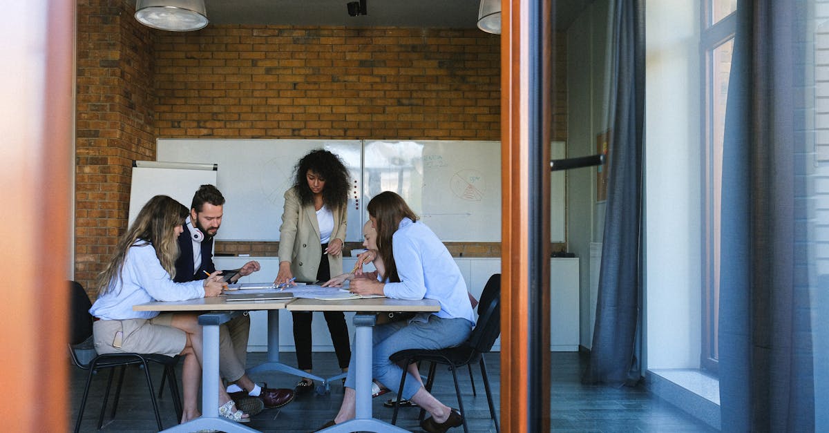 出售私人号微信:流量卡与各种数据方案和芯片平台的比较和分析。